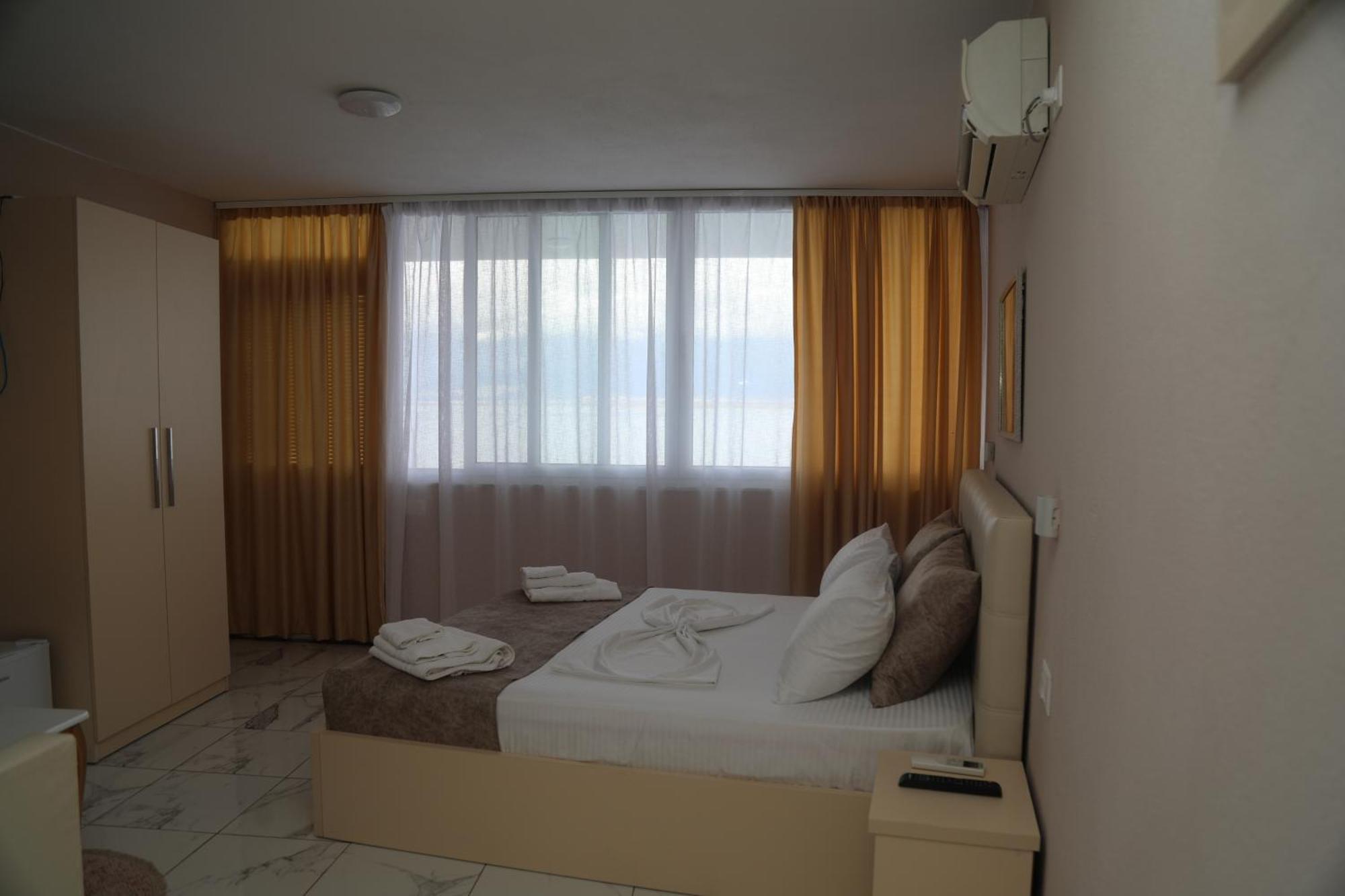 Lakefront House Široka Екстериор снимка